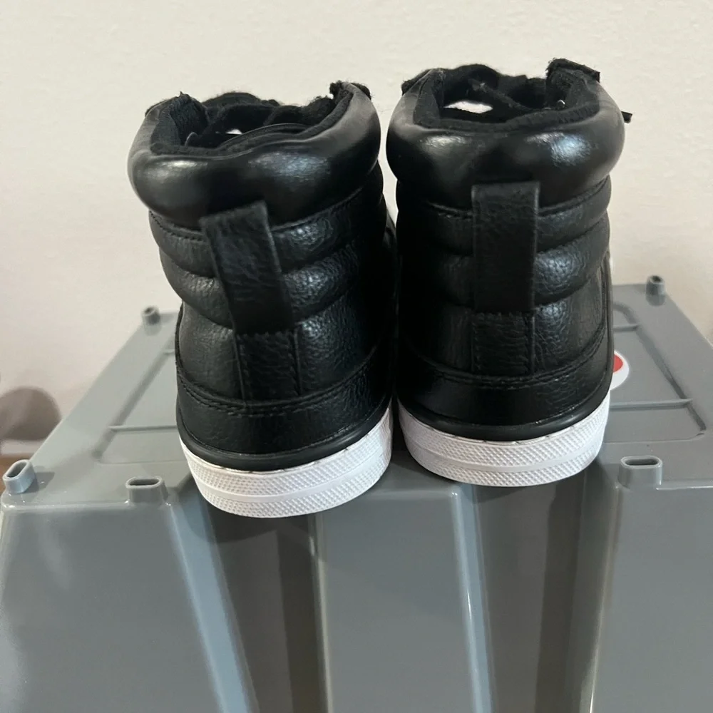 The children’s place Kids Black High-Top‎ Sneakers size 13